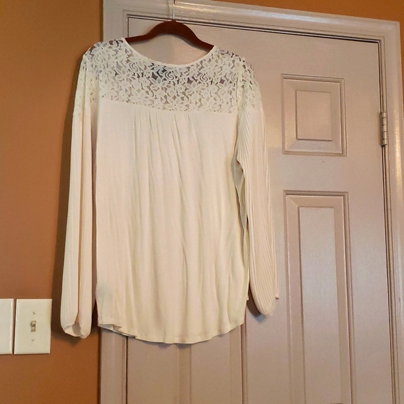 Ladies top - Picture 4 of 9